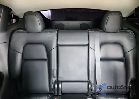 2020 Tesla Model Y z USA, uszkodzony, nr VIN 5YJYGDEE6LF013500